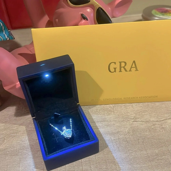 Moissanite necklace Over 1 CTW heart halo New in Box 925 Sterling Silver Color D - Picture 1 of 6